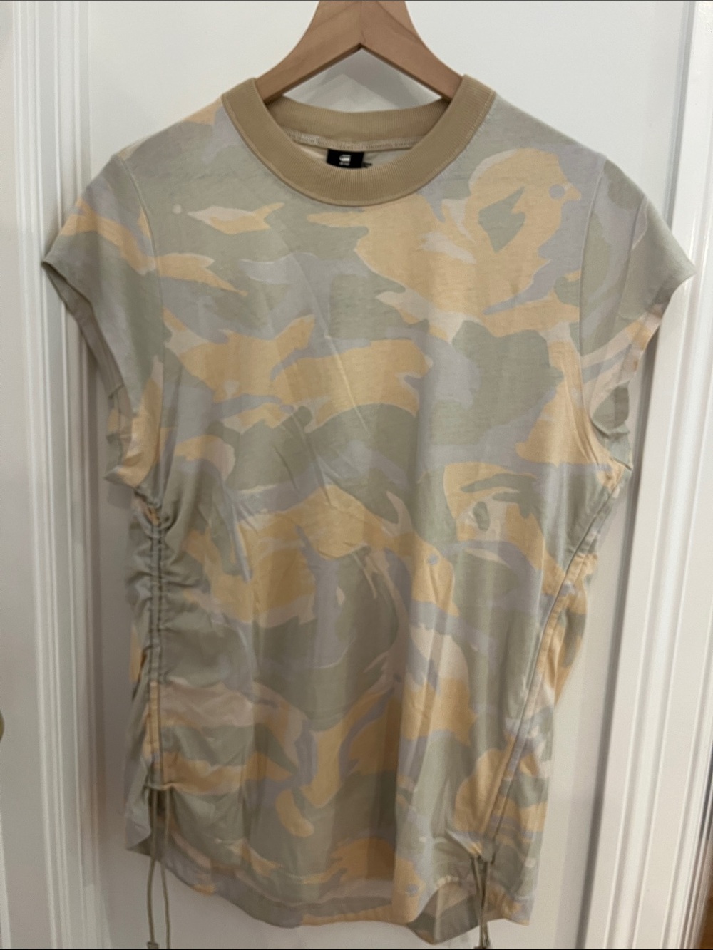 G-Star Short Sleeve Camo Tee in Beige and Light Green